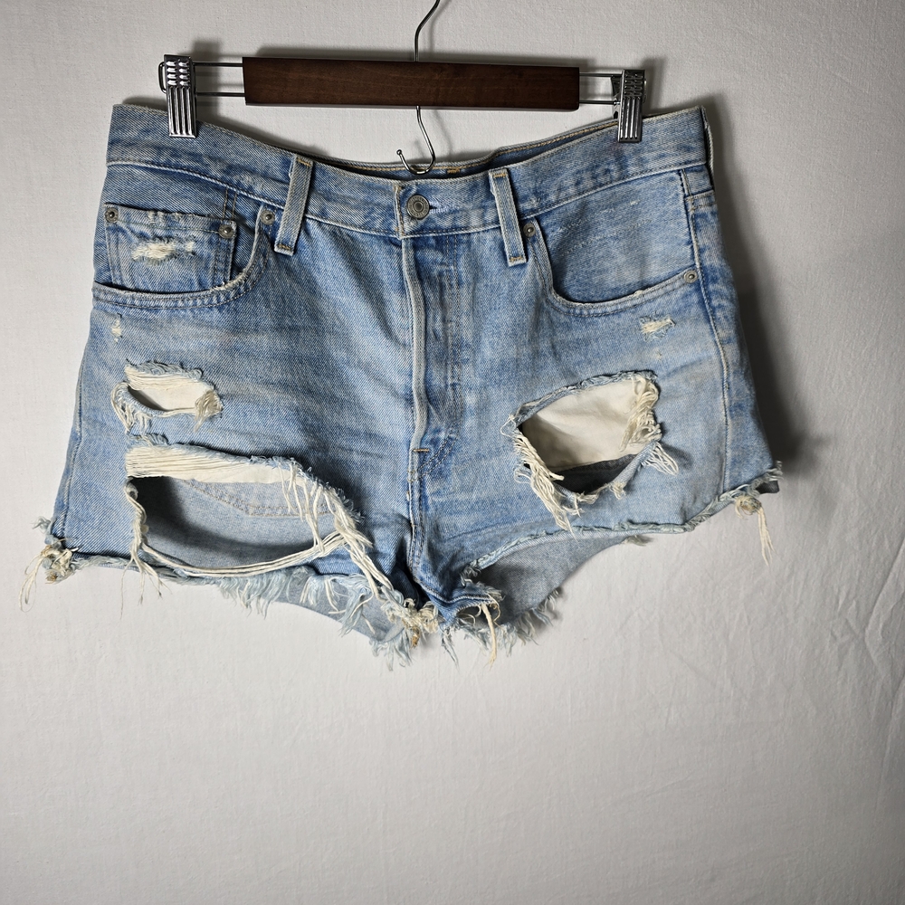 Levi’s Women’s 501 Premium Distressed Denim Shorts Size 29